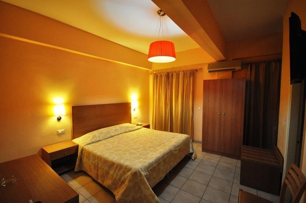 Park Hotel Нафплион Экстерьер фото