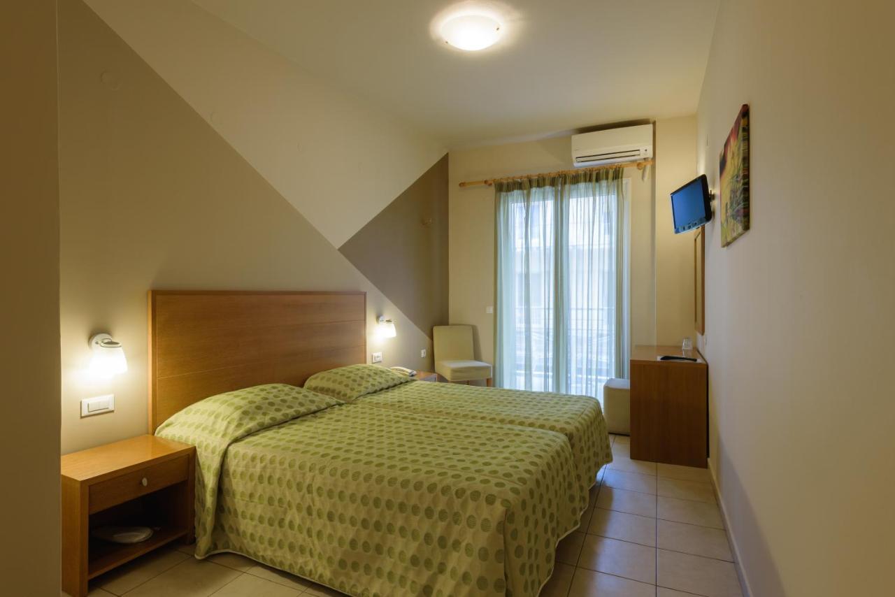 Park Hotel Нафплион Экстерьер фото