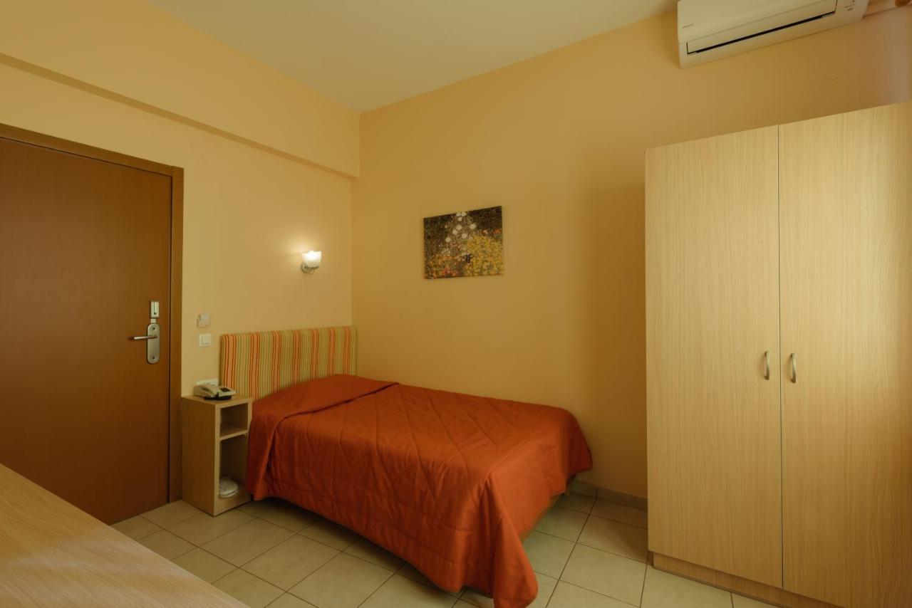 Park Hotel Нафплион Экстерьер фото